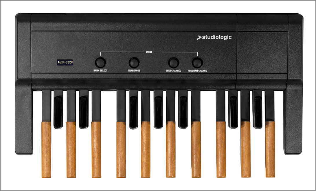 Studio Logicの17鍵の足鍵盤写真 Studio Logic 17-key pedal board photo